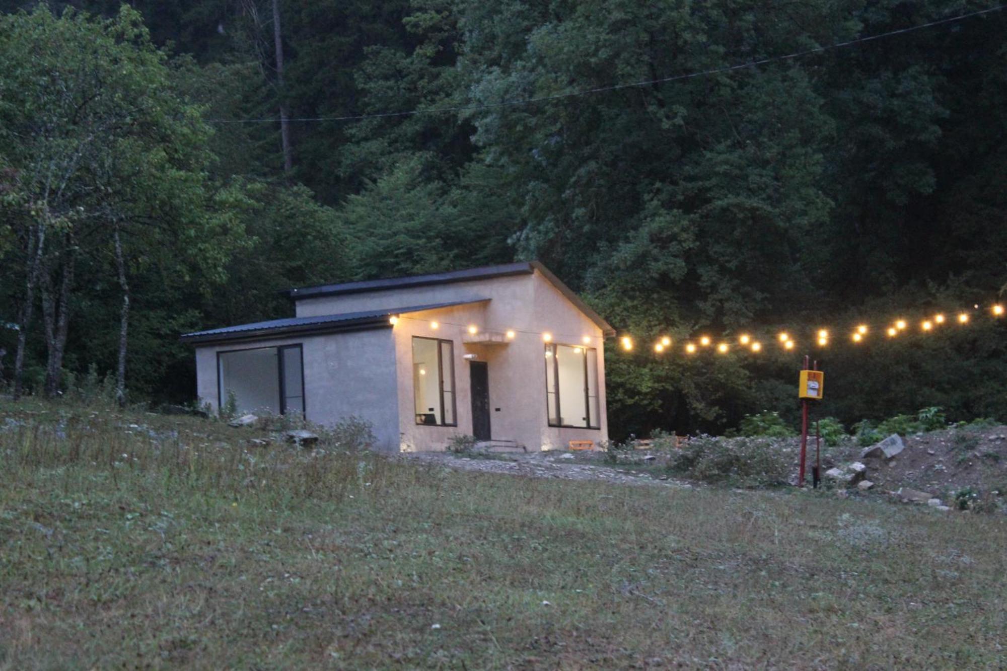 Cozy House In The Forest 보르조미 외부 사진